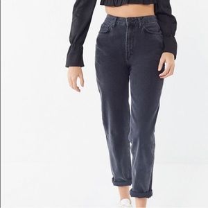 like new UO BDG mom high rise jean washed blk 25, 29